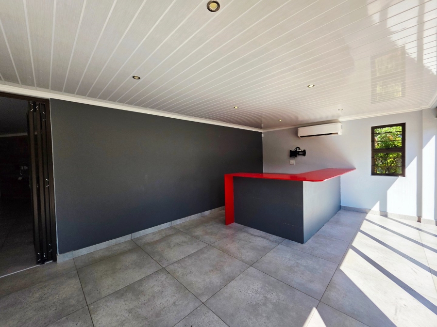 5 Bedroom Property for Sale in Langenhovenpark Free State